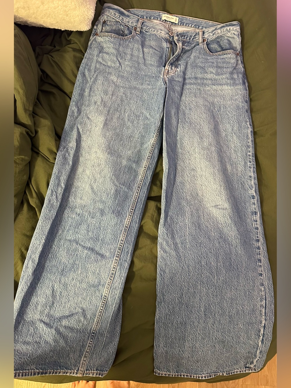 Abercrombie & Fitch Ultra Loose Low Rise Jeans (tall)